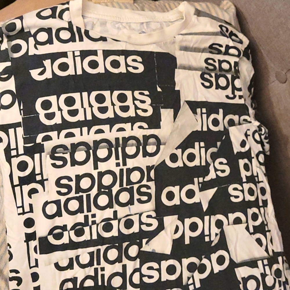 Adidas boys tee